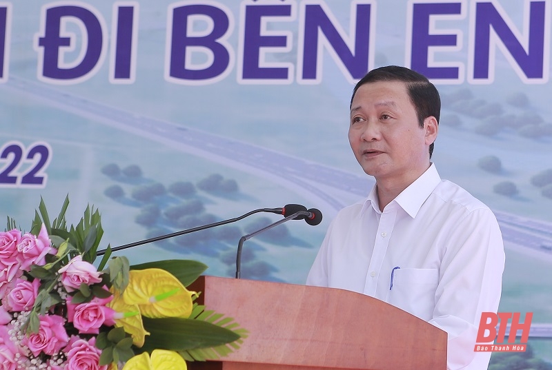 Đồng chí Chủ tịch UBND tỉnh Đỗ Minh Tuấn phát biểu tại lễ khởi công.