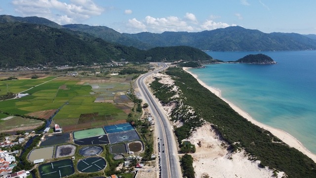 HĐND tỉnh Khánh Hòa đã thông qua nghị quyết thu hồi đất để thực hiện dự án Khu đô thị mới cao cấp Tu Bông và dự án KĐT mới cao cấp Đầm Môn do các công ty thành viên của Tập đoàn Sun Group đề xuất